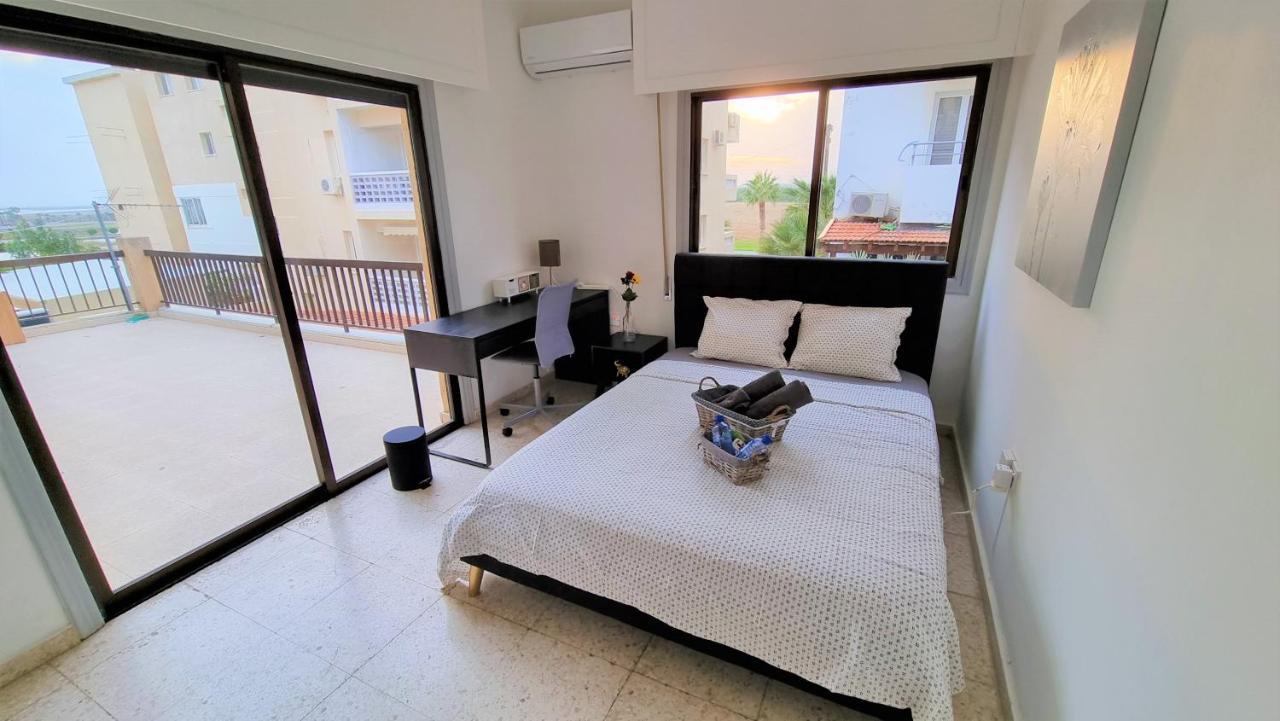 Cozy Beach Apt / 100 Mbit+ Netflix / Near Airport Lárnaca Exterior foto